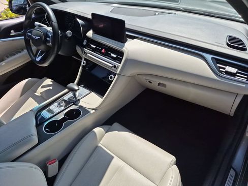 Used 2025 Genesis G70 2.5T RWD image 32