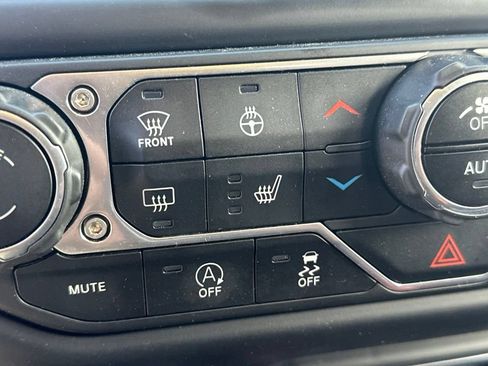 Used 2021 Jeep Gladiator Rubicon w/ Dual Top Group AWD/4WD image 25