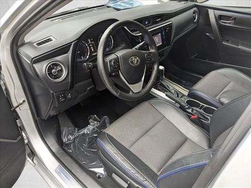 Used 2017 Toyota Corolla SE image 9