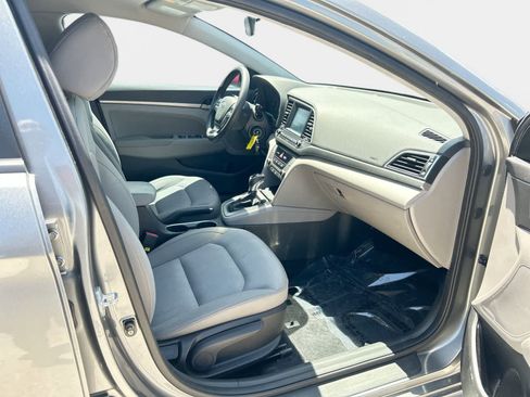 Used 2017 Hyundai Elantra SE FWD image 14