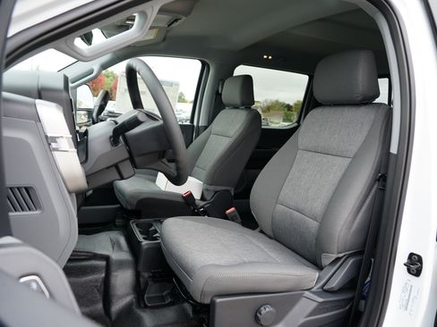 New 2026 Ford F450 XL w/ XL Chrome Package image 14