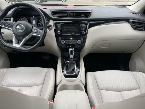 Certified 2022 Nissan Rogue Sport SL AWD/4WD image 10