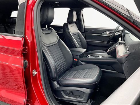 Certified 2025 Ford Explorer ST-Line w/ ST-Line Street Pack image 7