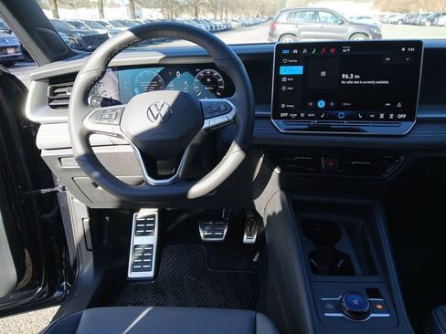 New 2026 Volkswagen Tiguan SE R-Line FWD image 13