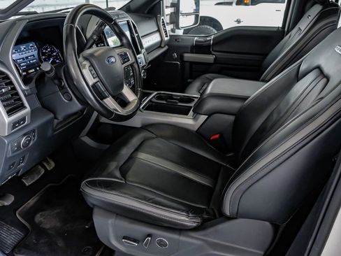 Used 2022 Ford F250 Platinum w/ FX4 Off-Road Package image 14
