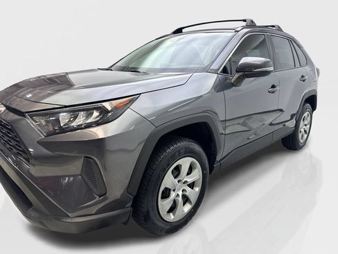 Used 2021 Toyota RAV4 LE FWD image 11