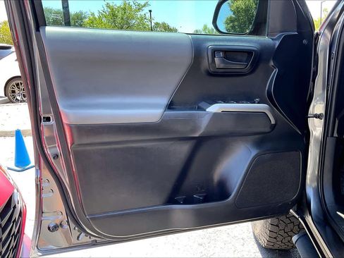 Used 2021 Toyota Tacoma SR5 RWD image 22