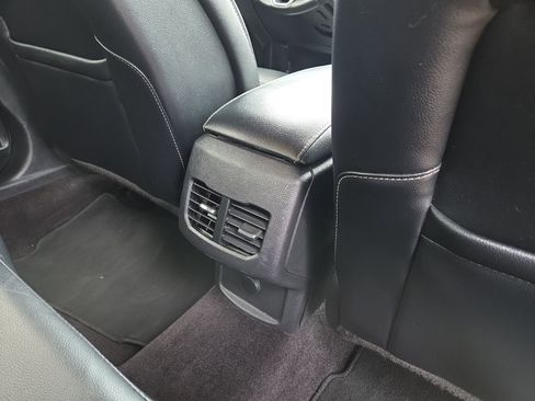 Used 2017 Ford Fusion SE w/ Equipment Group 201A FWD image 33