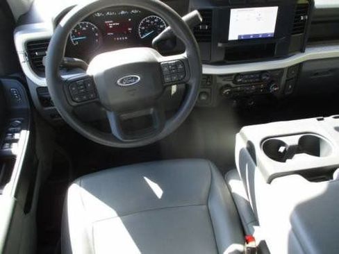 Used 2023 Ford F250 XL image 6