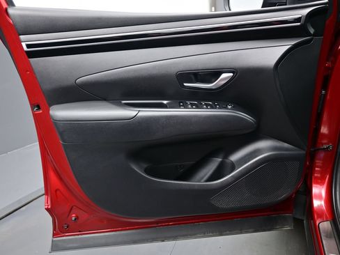 Certified 2024 Hyundai Tucson SE AWD/4WD image 9