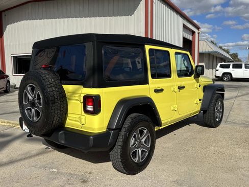 Used 2023 Jeep Wrangler Sport image 7