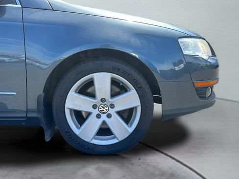 Used 2009 Volkswagen Passat Komfort FWD image 19