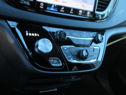 New 2026 Chrysler Voyager LX FWD image 24