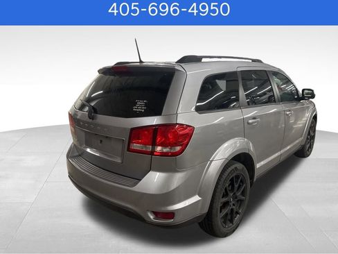 Used 2019 Dodge Journey SE w/ Blacktop Package image 3