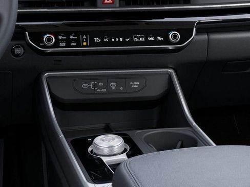 New 2025 Kia Carnival SX Prestige FWD image 23