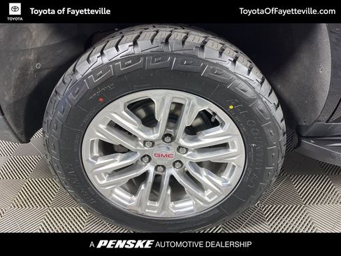 Used 2023 GMC Yukon SLT image 15
