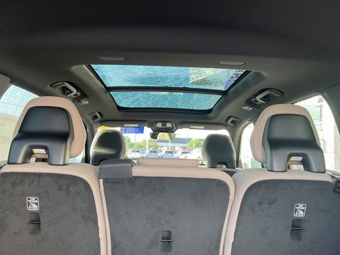 New 2026 Volvo XC90 B5 Plus w/ Protection Package Premier AWD/4WD image 25