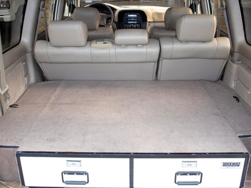 Used 2001 Toyota Land Cruiser image 16