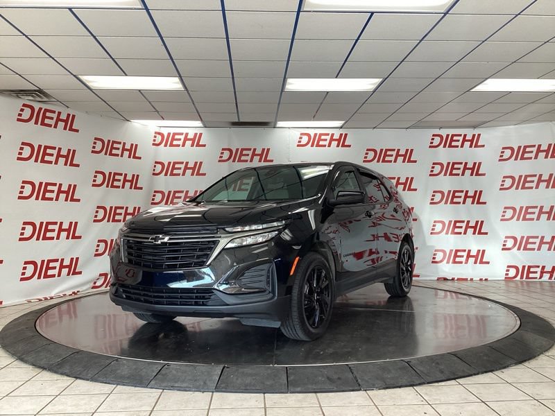Used 2024 Chevrolet Equinox LS w/ LS Convenience Package AWD/4WD image 3