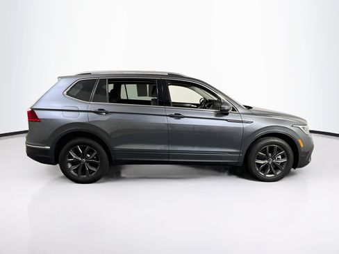 Used 2023 Volkswagen Tiguan SE AWD/4WD image 4