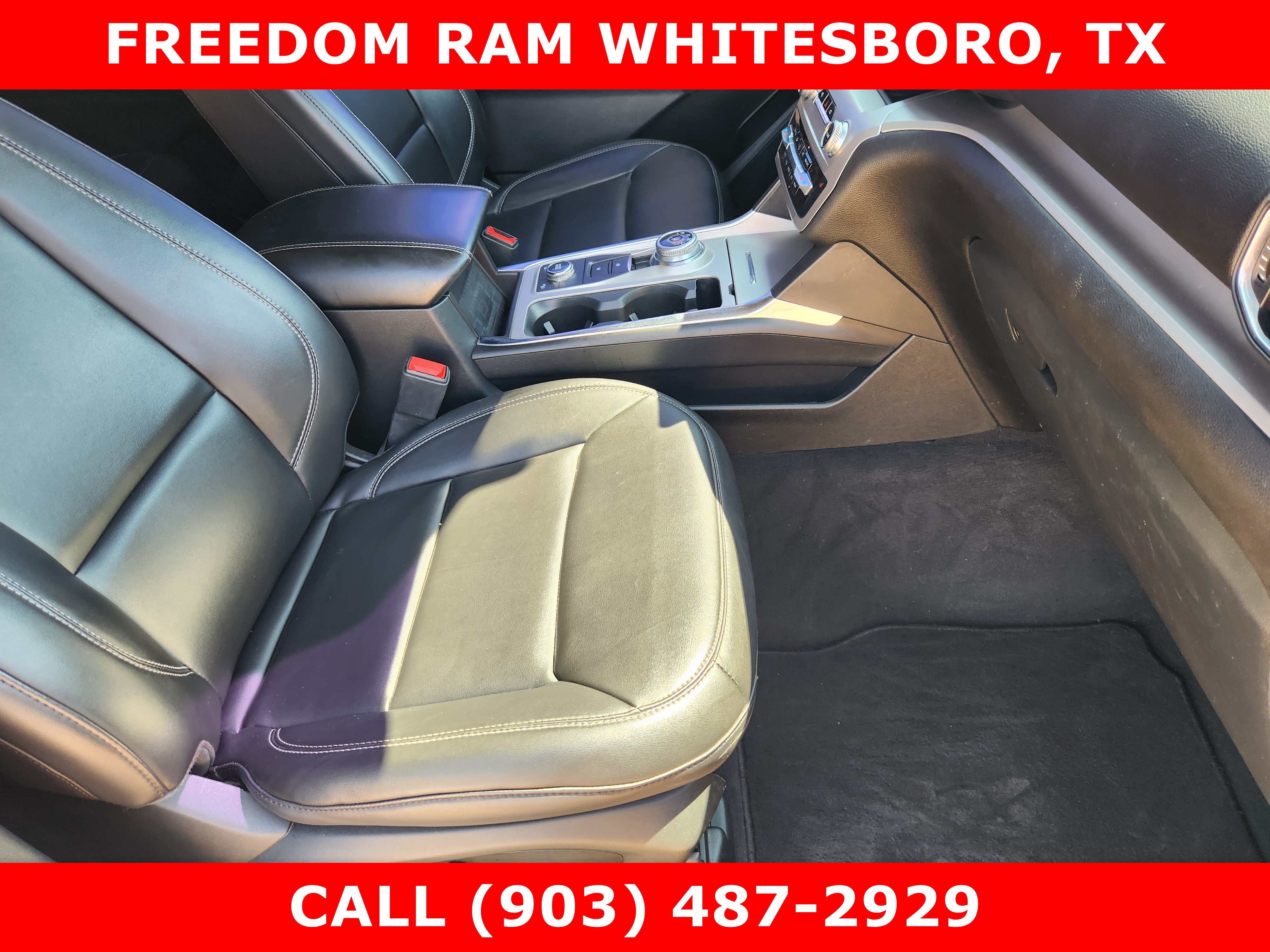 Used 2022 Ford Explorer XLT w/ Equipment Group 202A AWD/4WD image 9