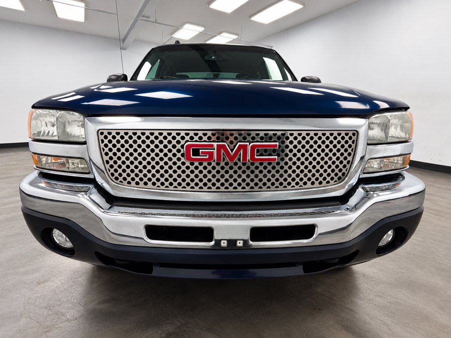 Used 2005 GMC Sierra 1500 SLE w/ Safe And Sound Package AWD/4WD image 12