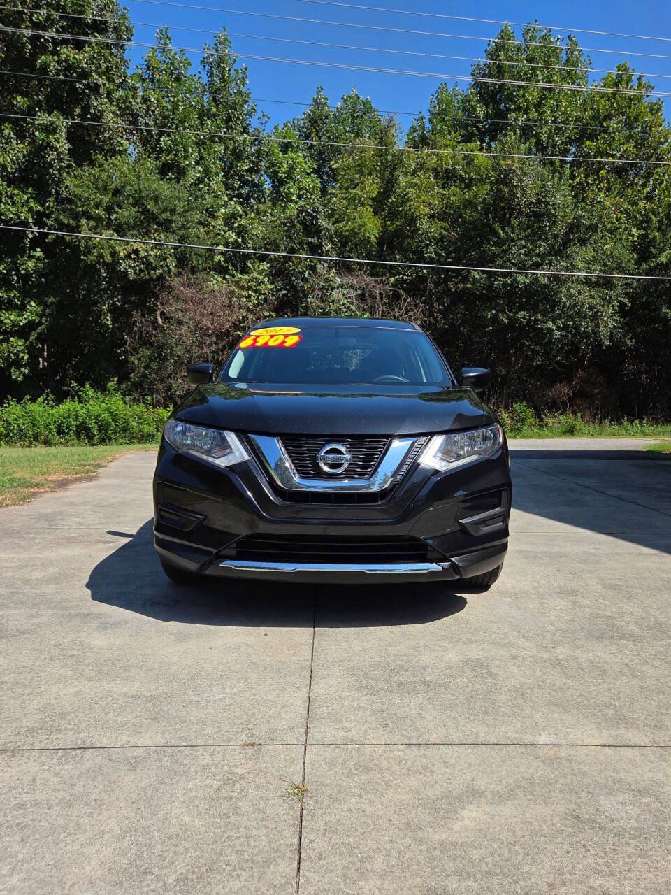 Used 2017 Nissan Rogue S FWD image 2