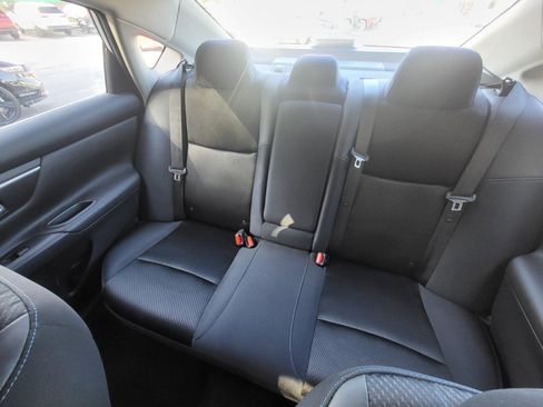 Used 2017 Nissan Altima 2.5 SR FWD image 12