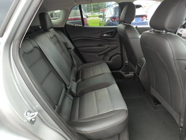 Used 2025 Chevrolet Trax LT w/ LT Convenience Package FWD image 29