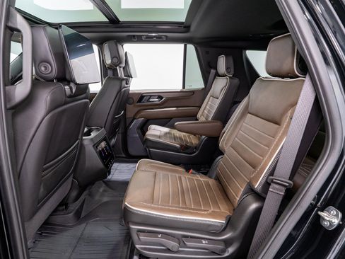 Used 2026 GMC Yukon Denali Ultimate w/ LPO, Floor Liner Package AWD/4WD image 35