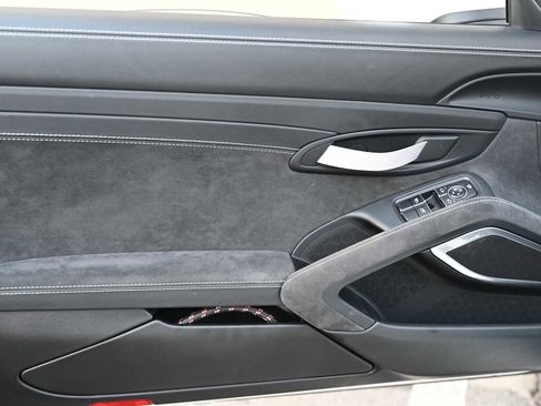 Used 2020 Porsche 718 Boxster Spyder image 18