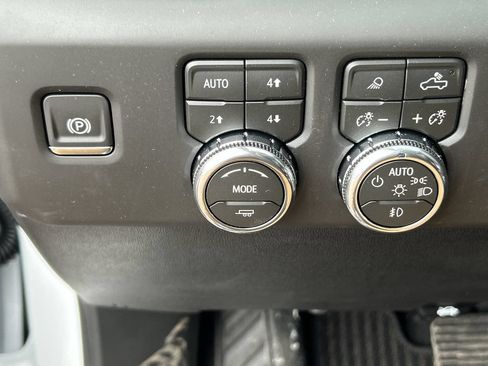 New 2026 GMC Sierra 3500 Denali Ultimate AWD/4WD image 18