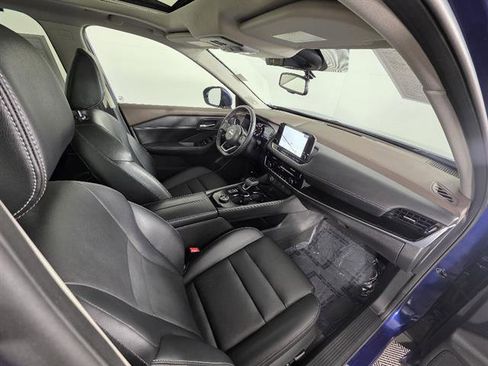 Used 2023 Nissan Rogue SL w/ SL Premium Package image 15