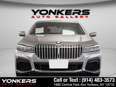Used 2020 BMW 740i w/ M Sport Package RWD image 14