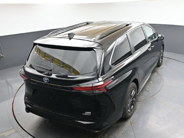 Used 2024 Toyota Sienna XSE w/ XSE Plus Package AWD/4WD image 40