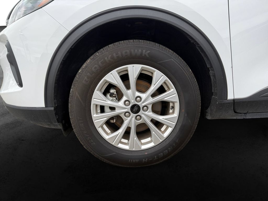 Used 2025 Ford Escape Active AWD/4WD image 11