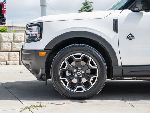 Used 2025 Ford Bronco Sport Outer Banks w/ Outer Banks Tech Package+ AWD/4WD image 4