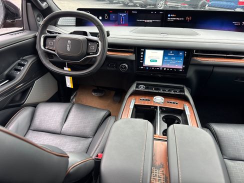 New 2026 Lincoln Navigator L Black Label AWD/4WD image 30