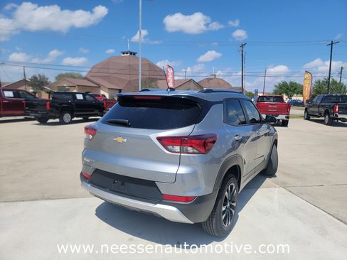 Used 2023 Chevrolet TrailBlazer LT w/ Convenience Package FWD image 7