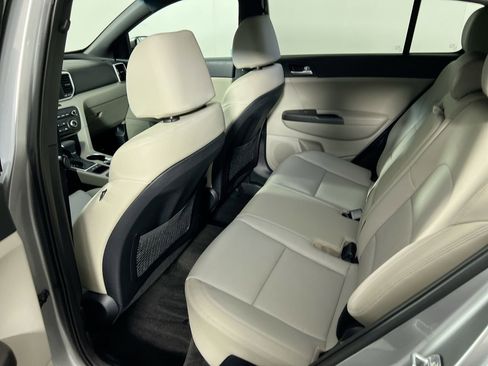 Used 2022 Kia Sportage Nightfall Edition image 27