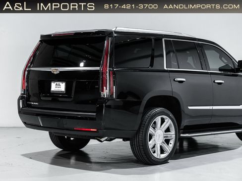 Used 2019 Cadillac Escalade Luxury image 30