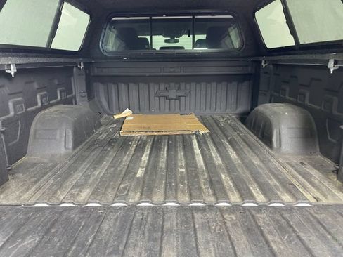 Certified 2022 Chevrolet Silverado 1500 LT AWD/4WD image 16