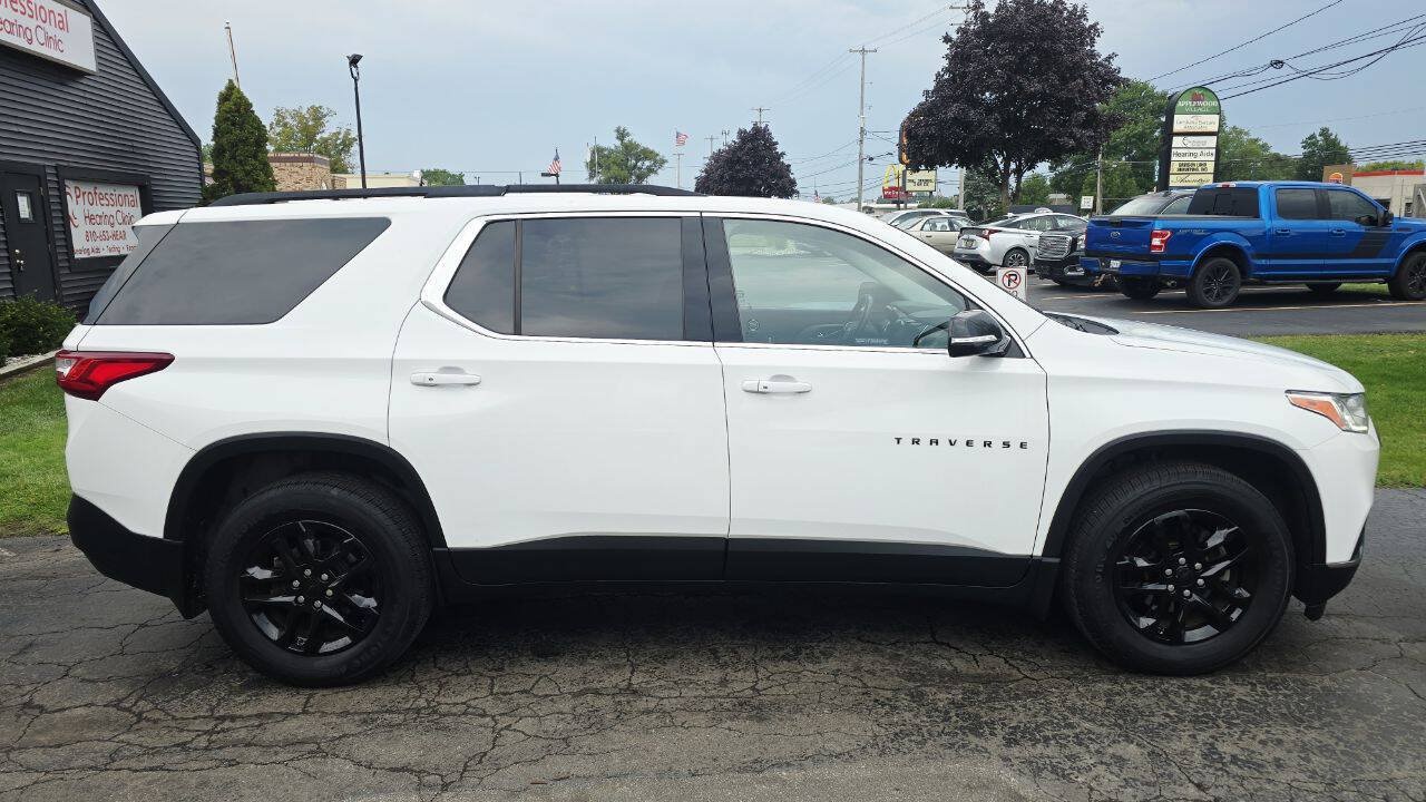Used 2019 Chevrolet Traverse LT w/ LPO, Blackout Package AWD/4WD image 7