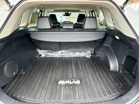 Used 2022 Toyota RAV4 Limited image 28