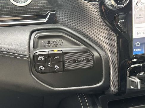 Used 2022 RAM 2500 Limited AWD/4WD image 17