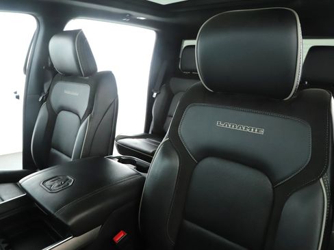 Used 2023 RAM 1500 Laramie AWD/4WD image 4