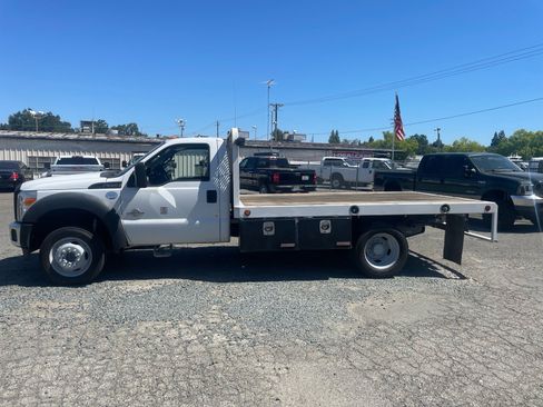Used 2016 Ford F550 2WD Regular Cab Super Duty image 2
