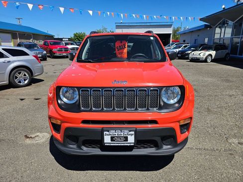 Used 2019 Jeep Renegade Sport w/ Sport Appearance Group AWD/4WD image 2