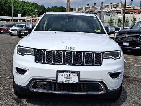 Used 2021 Jeep Grand Cherokee Limited w/ Premium Lighting Group AWD/4WD image 2