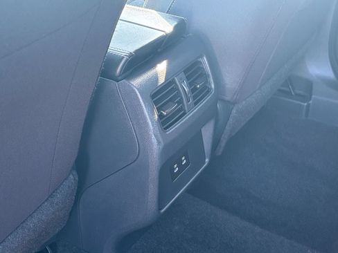 Used 2025 Nissan Rogue SV FWD image 24